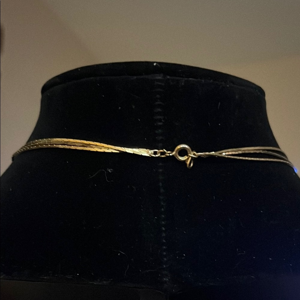 Elegant Gold Multi-Layer Necklace with Pearls - Picture 2 of 3